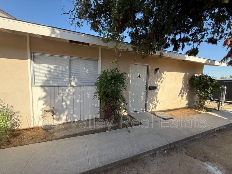 Primary Photo - 511 San Emidio St