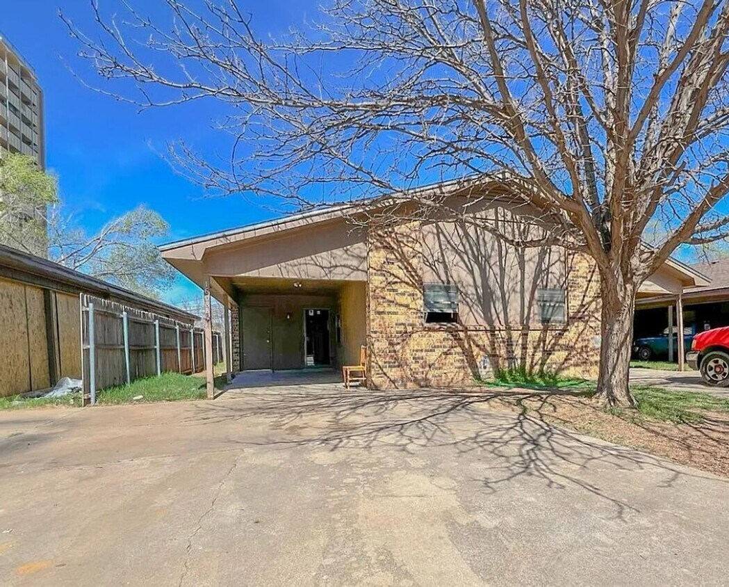 Foto principal - 1608 28th St