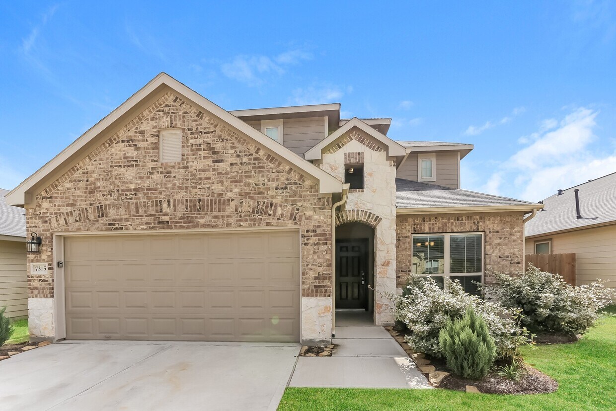 Primary Photo - 7215 Victorville Dr