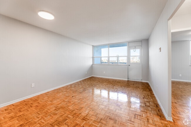 1BR, 1BA - 558 SF - Living Room - 80 St. Clair