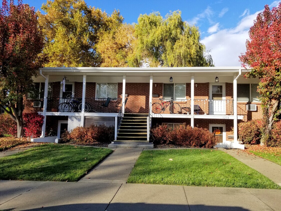 Primary Photo - 1232 W Ridenbaugh St