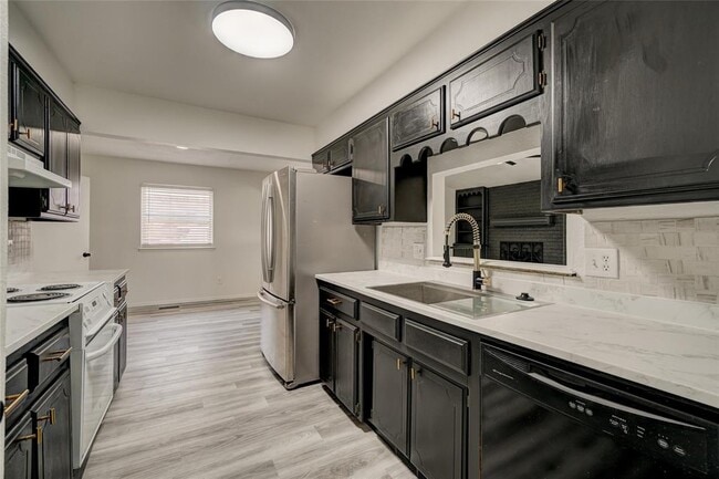 Foto del edificio - 10333 Fairfax Ln