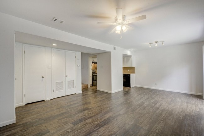 Foto del edificio - Brentwood Townhomes