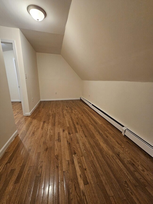 Foto del edificio - 458 Lanza Ave