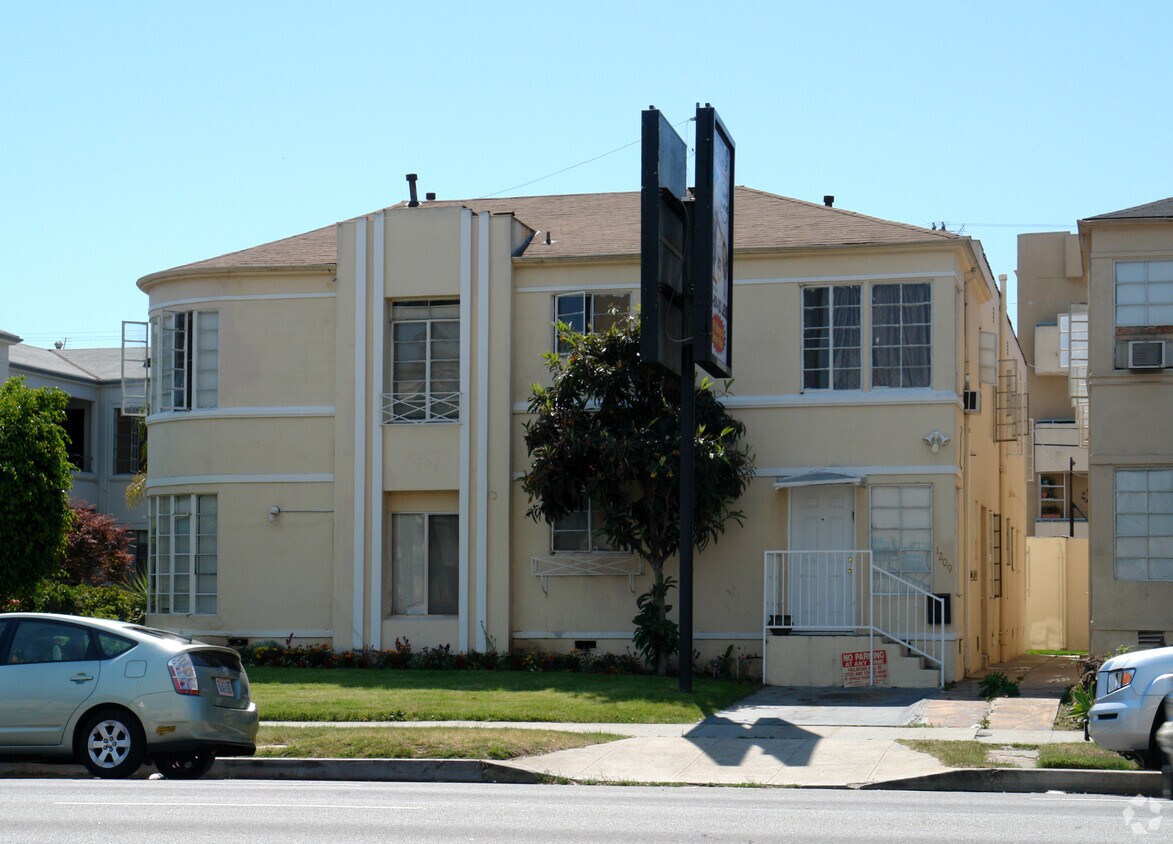 Building Photo - 1209-1213 S La Cienega Blvd
