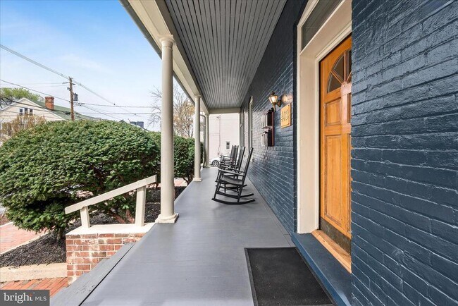 Foto del edificio - 402 S Loudoun St