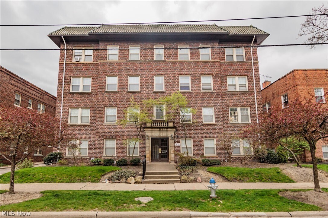 2676 Mayfield Rd Unit 1, Cleveland Heights, OH 44106 Room for Rent in