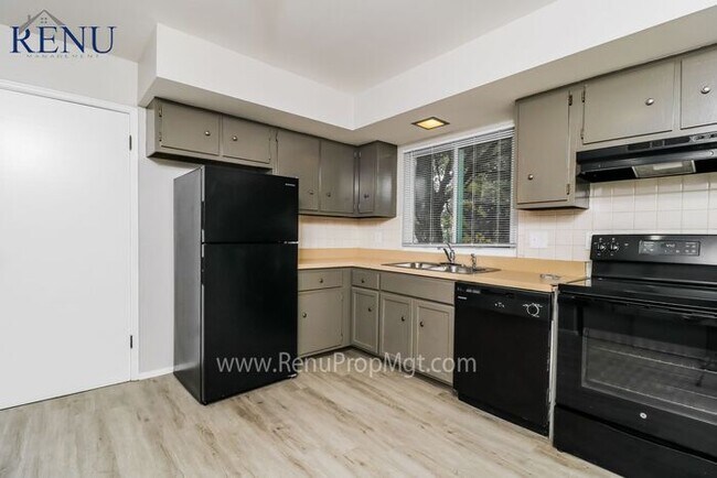 Foto del edificio - Available Now!