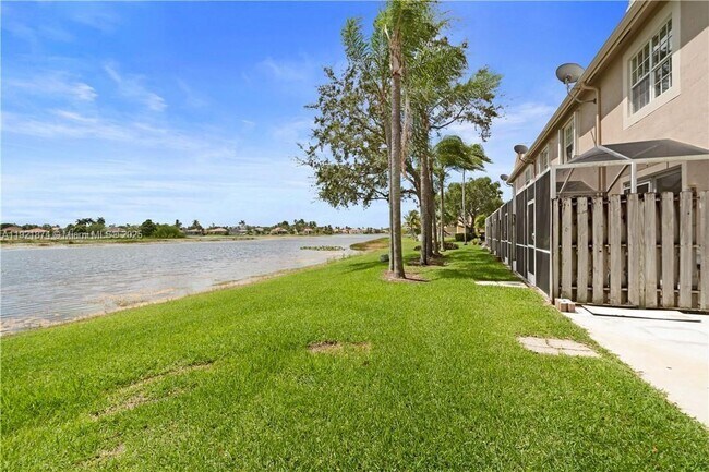 Building Photo - 1820 Salerno Cir