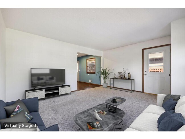 Foto del edificio - 244 Jackson Ave N