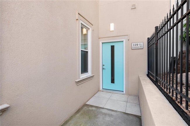 Building Photo - 119 Connemara Rd