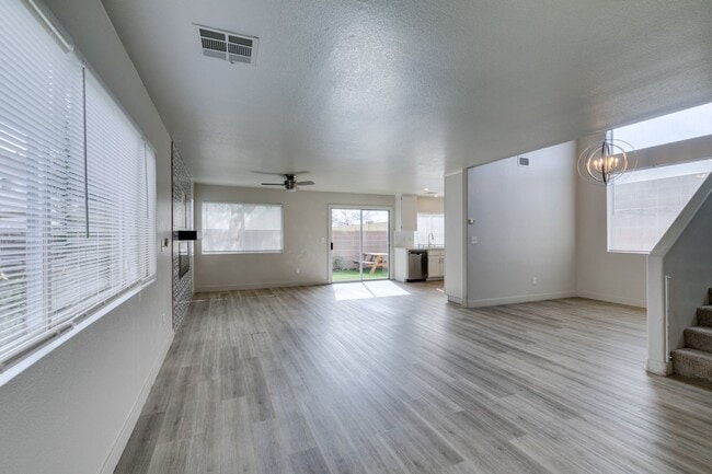 Building Photo - SUMMERLIN BEAUTY WITH TONS OF UPGRADES*3 LARGE BEDROOMS*COMMUNITY POOL*