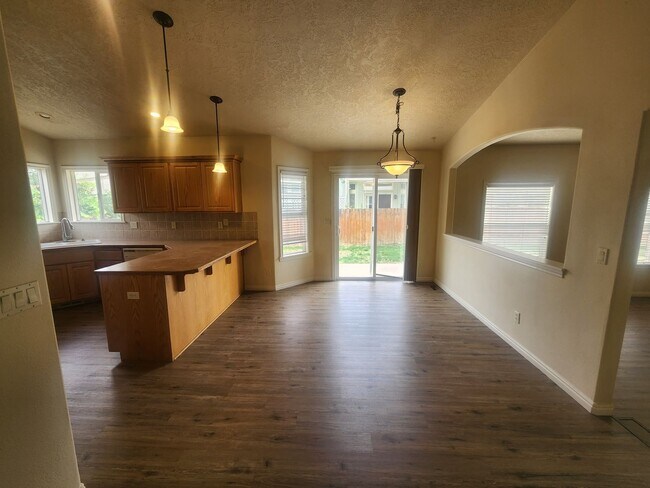 Building Photo - 3654 N Price Way