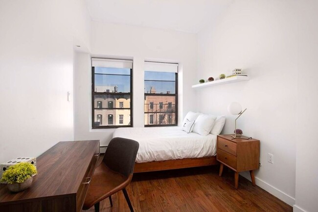Foto del edificio - 702 St Marks Ave