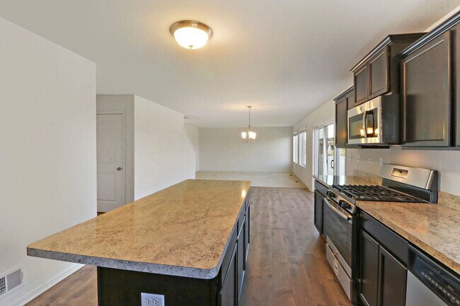 Building Photo - 1224 Viola Ln
