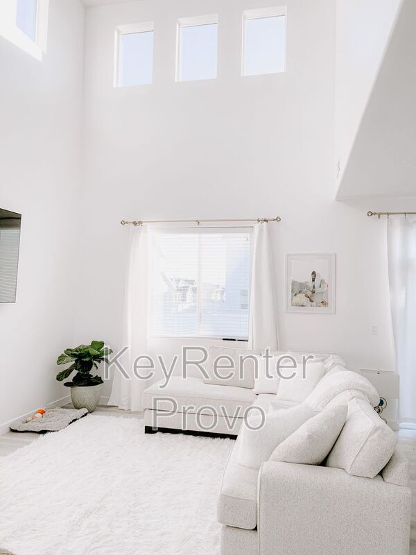Building Photo - 804 S 290 W