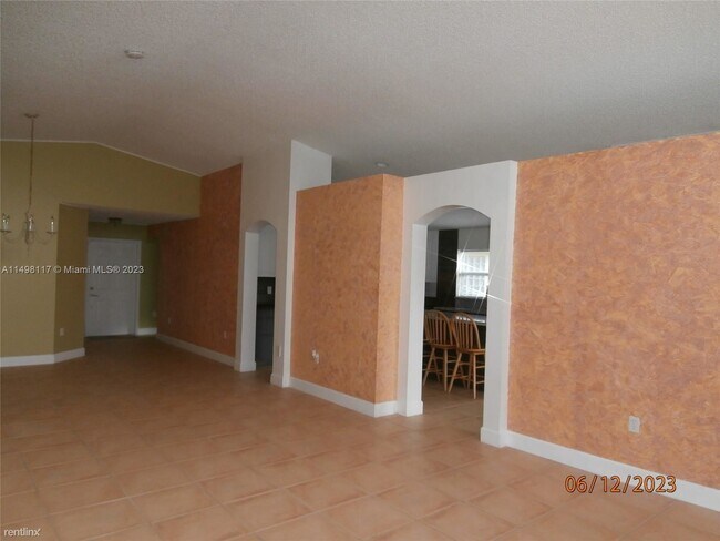 Building Photo - 3 br, 2 bath House - 13278 SW 144th Ter