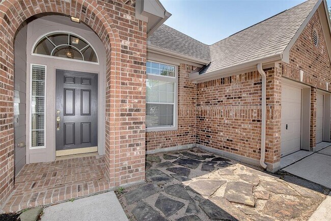 Building Photo - 877 Shoal Pointe Ct