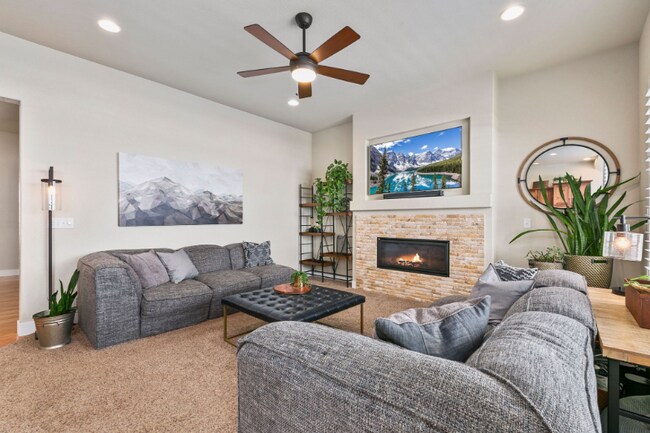 Building Photo - 1061 Mount Columbia Dr