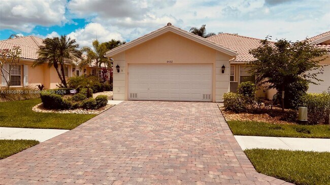Building Photo - 9132 SE Retreat Dr