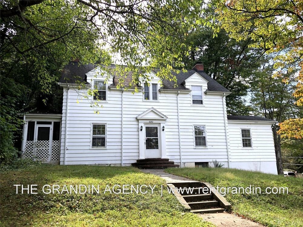 Primary Photo - 1052 Clearfield Road Southwest