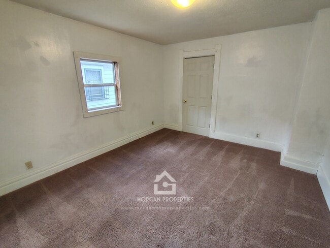 Building Photo - 2304 Hendricks St