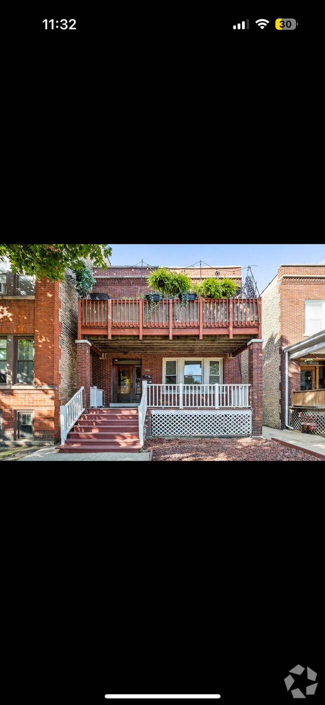 Building Photo - 1616 W Roscoe St