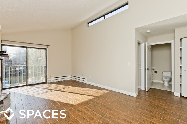 Building Photo - 915 W Montana St