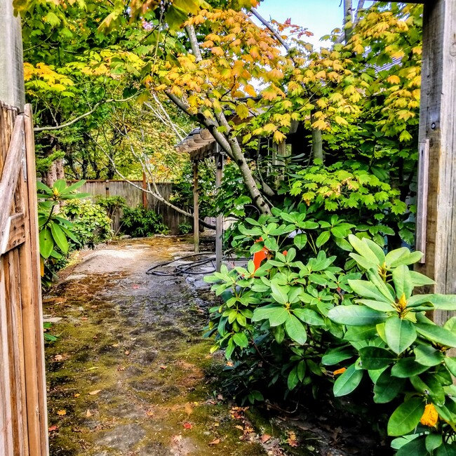 side patio near bedroom - 2952 E Republican St