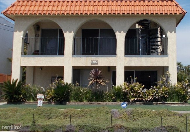 Building Photo - 1402 Buena Vista
