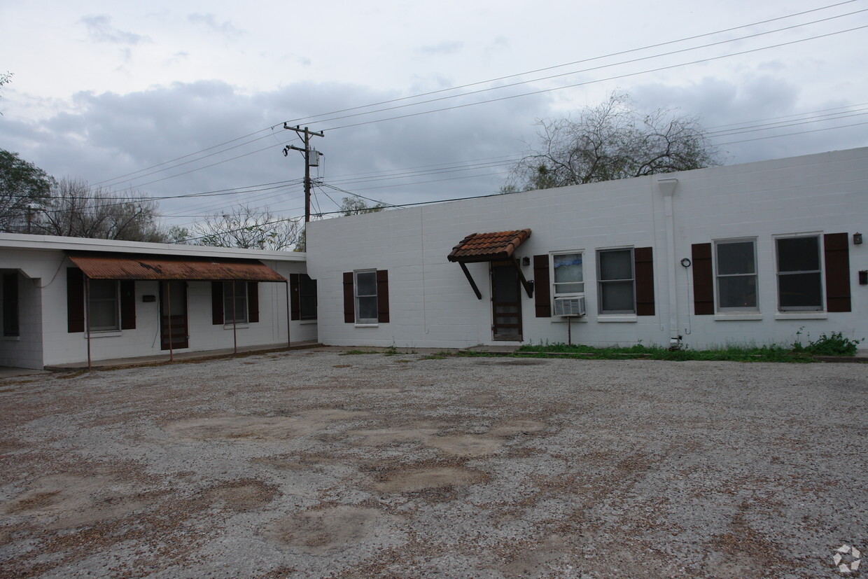 Building Photo - 927 King Ave