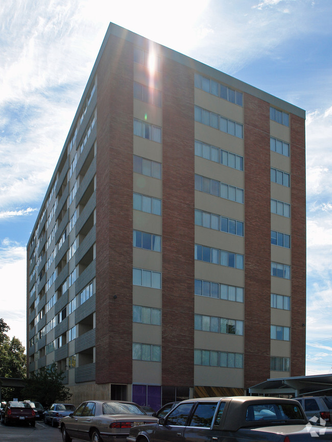 Building Photo - Continental Towers