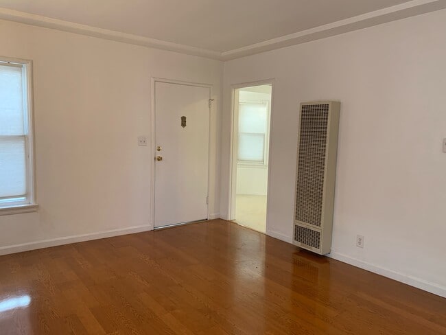 Building Photo - 3717 Middlebury St