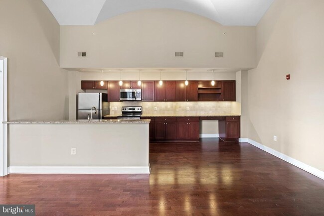 Building Photo - 1 Academy Cir