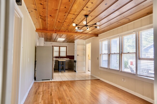 Building Photo - 1117 N 44th St