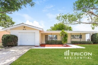 Building Photo - 2131 Greenbriar Blvd