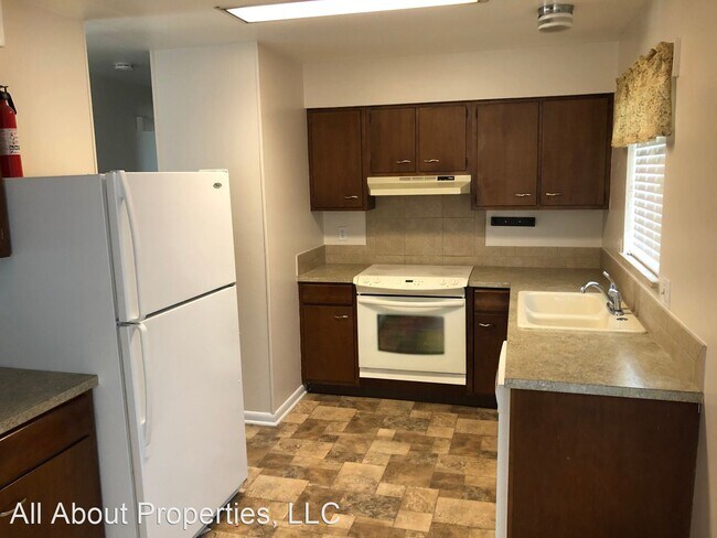 Building Photo - 4 br, 3 bath House - 1737 26th Avenue Court