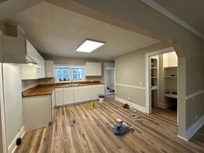 Building Photo - 601 Adams St