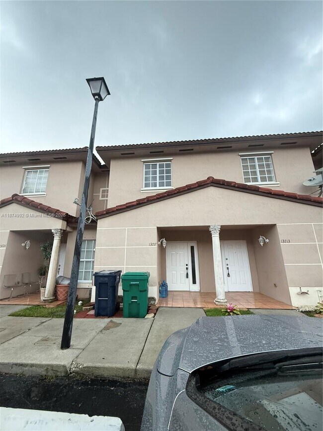 Building Photo - 13717 SW 171st Ln