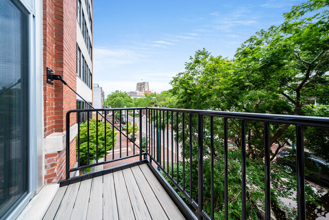 Square 201 balcony facing the Mall - Peregrine Square