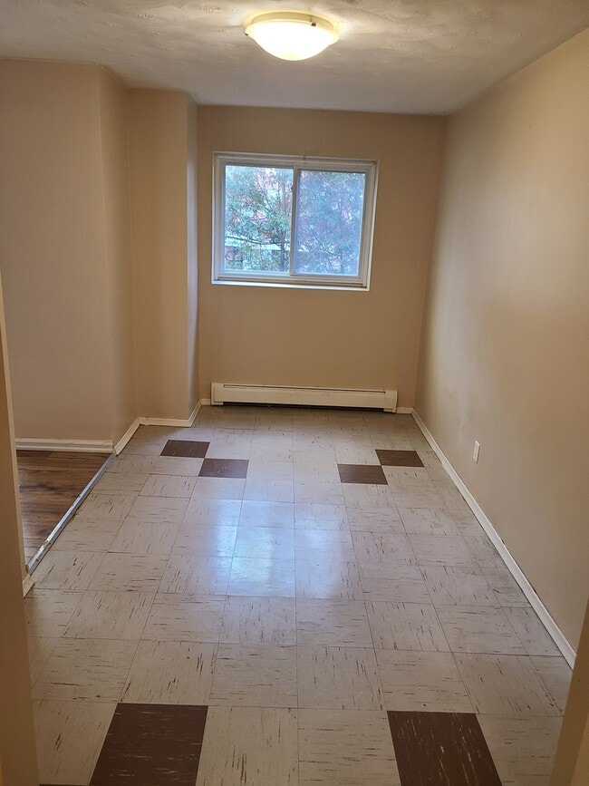 Building Photo - 1 Bedroom | 1 Bathroom | Available August 1