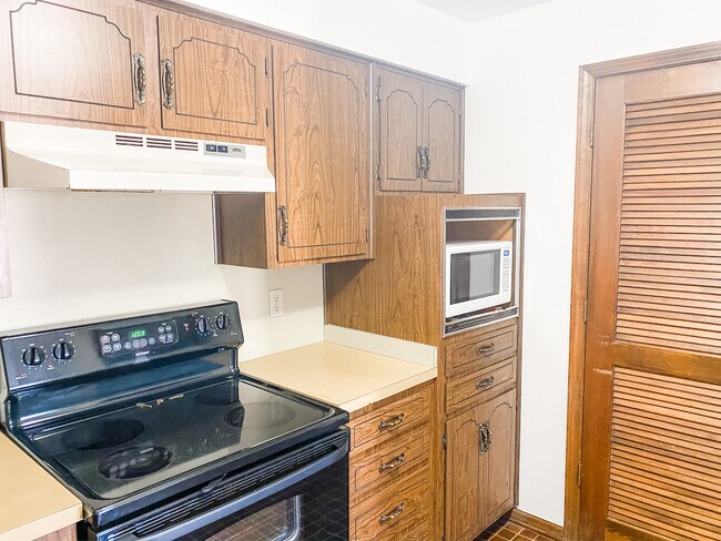 Foto del edificio - 623 Woodlander Rd