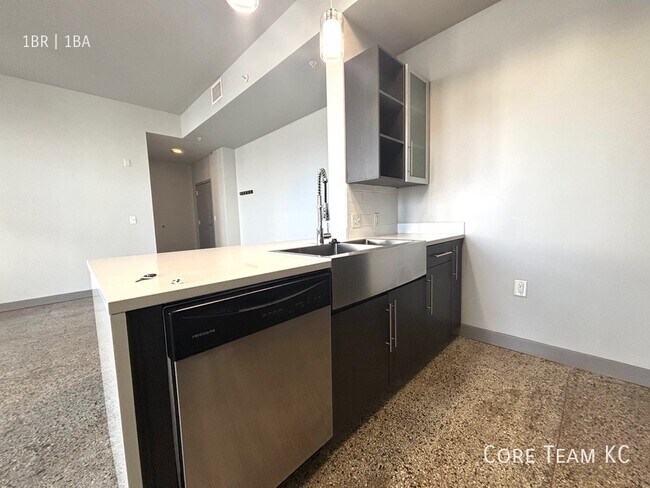 Foto del edificio - 306 E 12th St