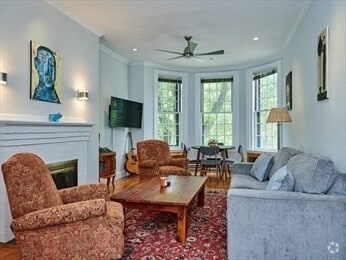 Building Photo - 354 Beacon St