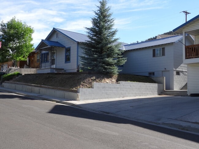 Building Photo - 1255 Mill St