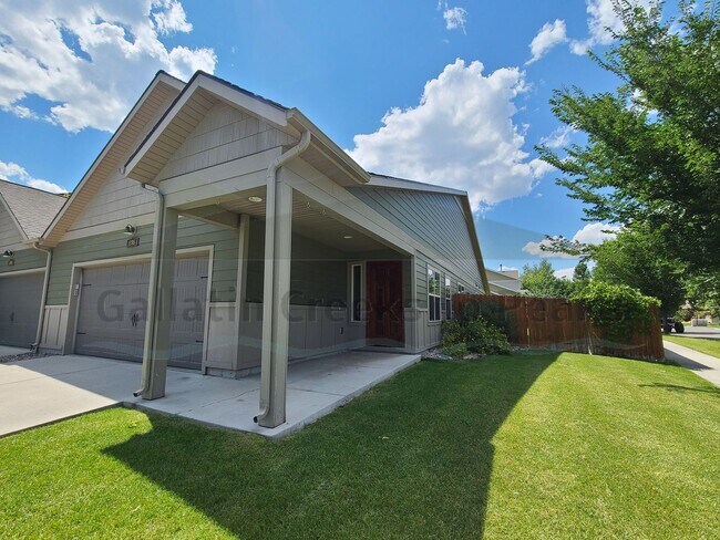 Foto del edificio - 895 Longbow Ln