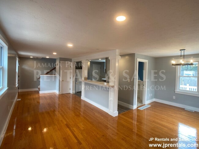 Building Photo - 106 Montebello Rd