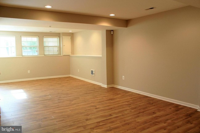 Building Photo - 9409 Prospect Hill Pl