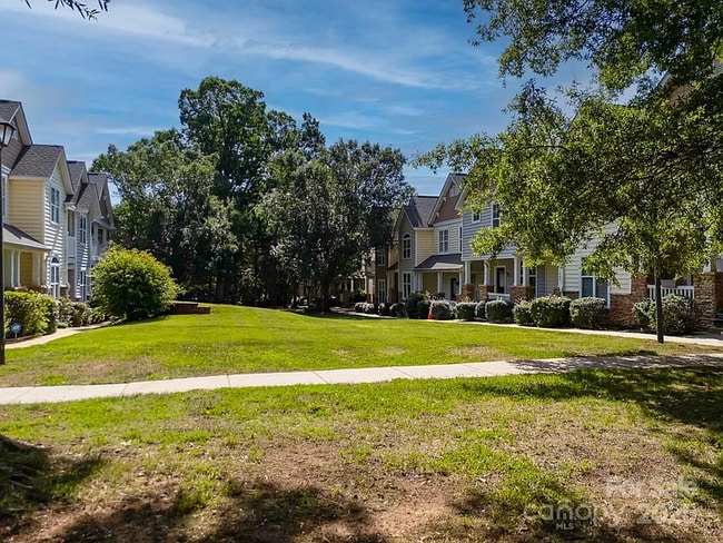 Courtyard - 11021 Dundarrach Ln