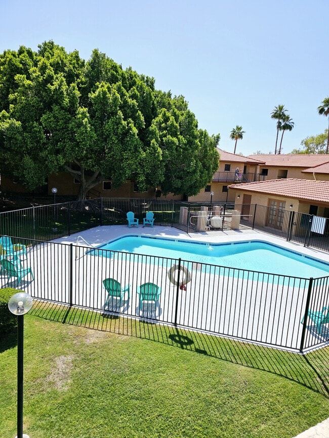 Building Photo - Whispering Willows Apartments